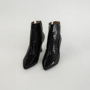 BOTA EN CUERO COLOR CHAROL NEGRO