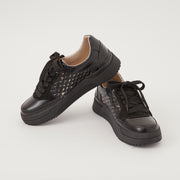 TENIS EN CUERO COLOR NEGRO DISTINTIVO