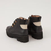 BOTA EN CUERO COLOR NEGRO CASUAL