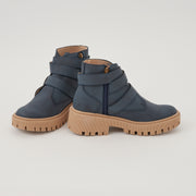 BOTA TIPO CUERO COLOR AZUL