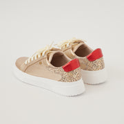TENIS EN CUERO COLOR ORO X ROJO