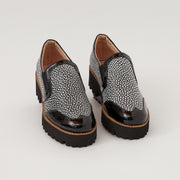 MOCASÍN EN CUERO COLOR NEGRO X BLANCO