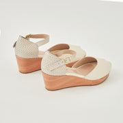 SANDALIA EN CUERO COLOR TAUPE