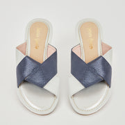 SANDALIA PLANA EN CUERO COLOR AZUL X PLATA