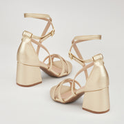 SANDALIA TIPO CUERO COLOR ORO ELEGANTE