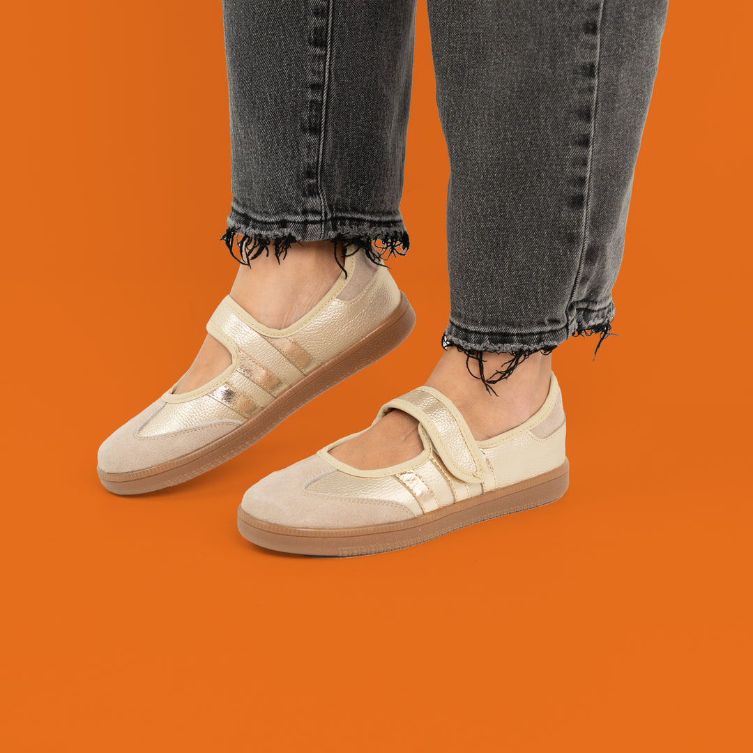 TENIS MAFALDA EN CUERO COLOR ORO