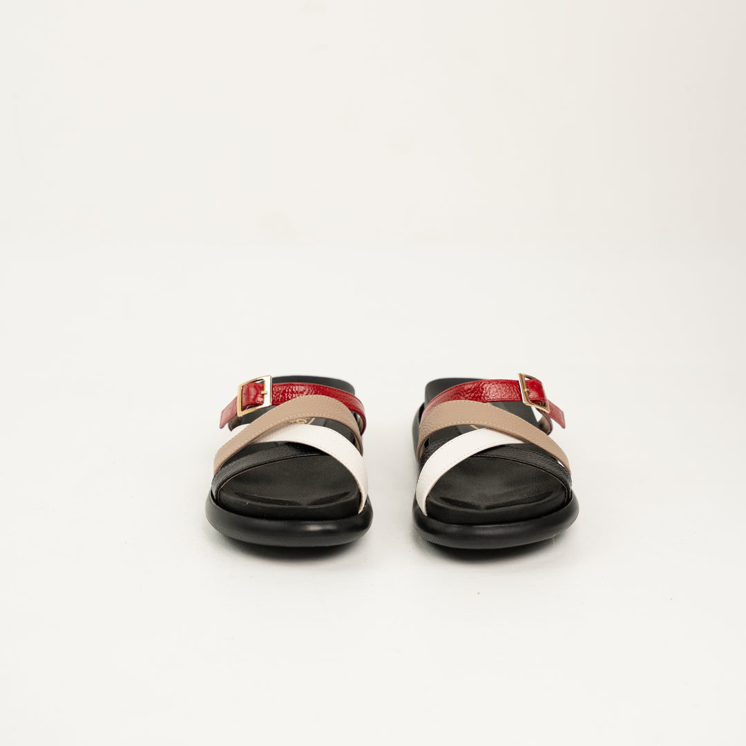 SANDALIA PLANA CUERO NEGRO TALCO ROJO