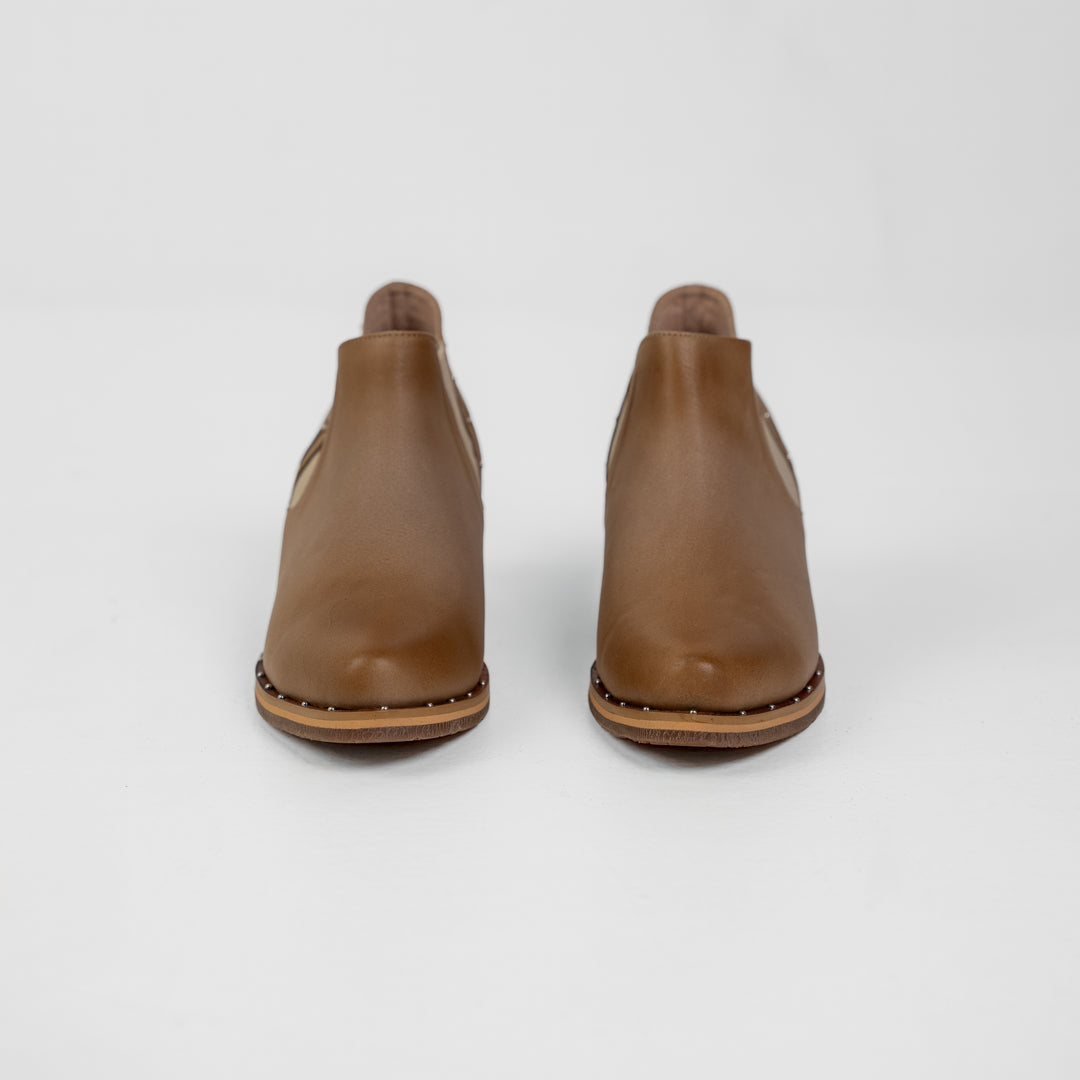 BOTA EN CUERO COLOR MIEL AUDAZ
