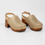 SUECO EN CUERO COLOR ORO CLÁSICO