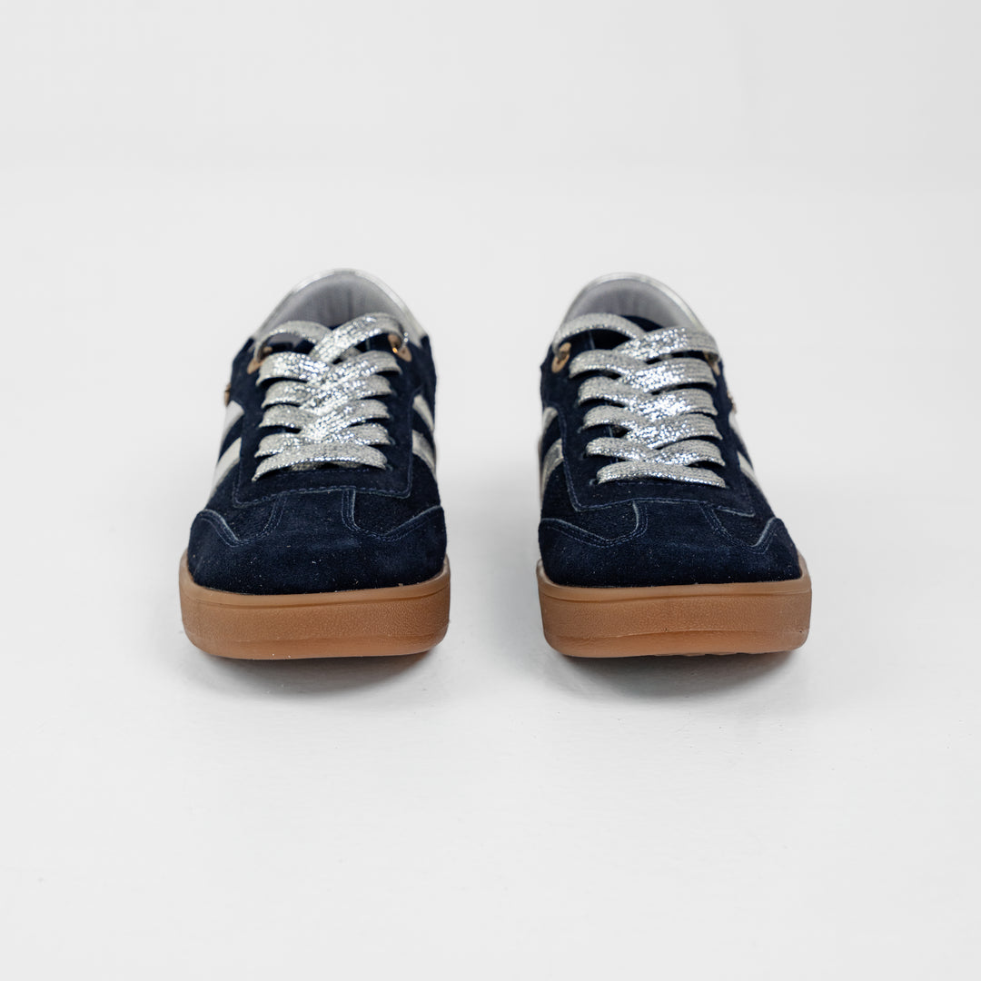 TENIS EN CUERO CARNAZA COLOR AZUL OSCURO
