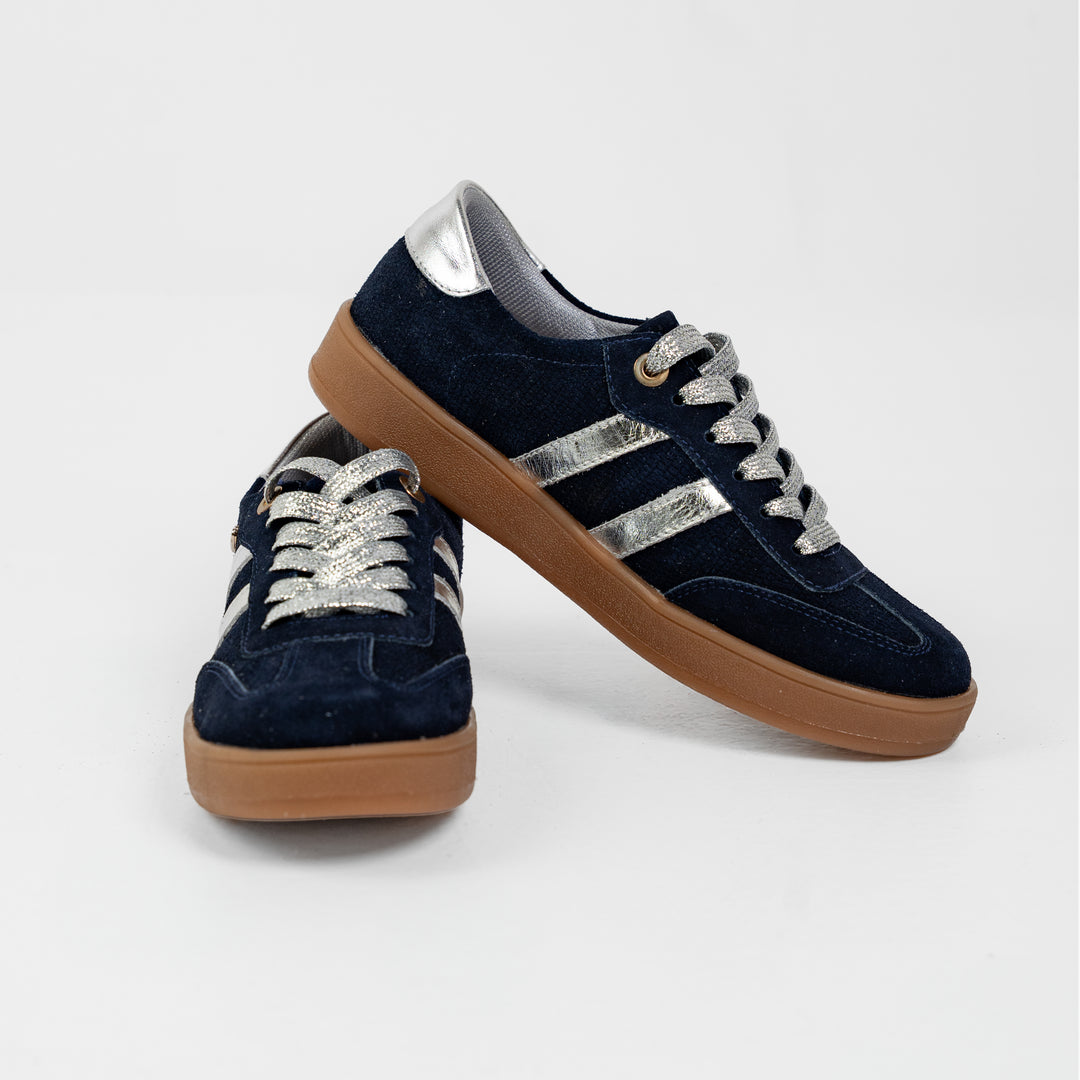 TENIS EN CUERO CARNAZA COLOR AZUL OSCURO