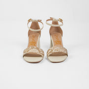 SANDALIA TIPO CUERO COLOR CHAMPAÑA X MARFIL