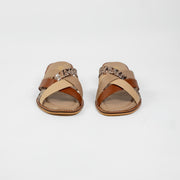 SANDALIA EN CUERO COLOR BEIGE X MIEL X ALMENDRA