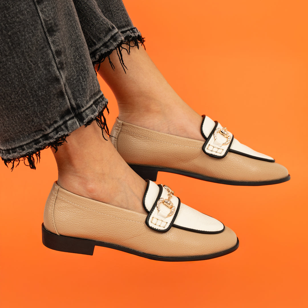 BALETA EN CUERO COLOR BEIGE X BLANCO