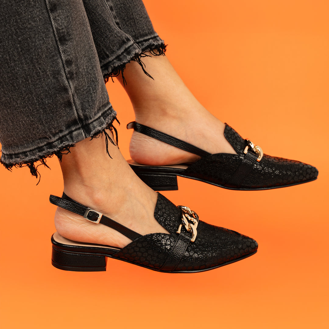 BALETA EN CUERO COLOR NEGRO X HERRAJE