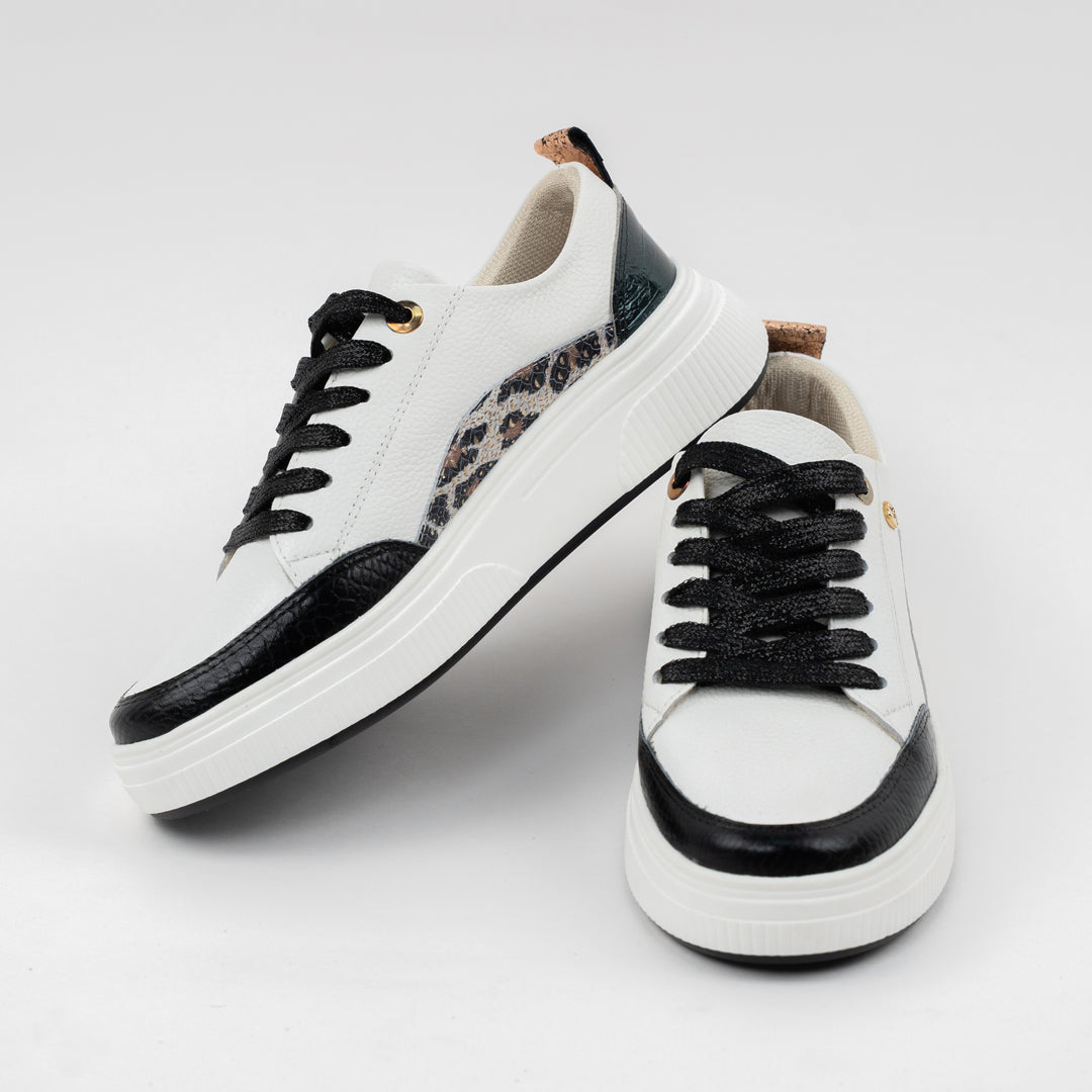 TENIS EN CUERO COLOR BLANCO X NEGRO X VERDE