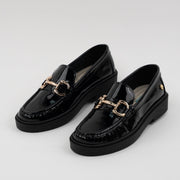 MOCASÍN EN CUERO COLOR NEGRO CHAROL