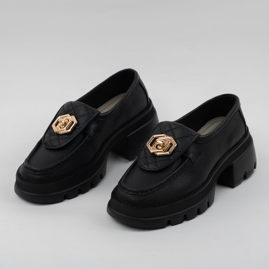 MOCASÍN EN CUERO COLOR NEGRO ÚNICO