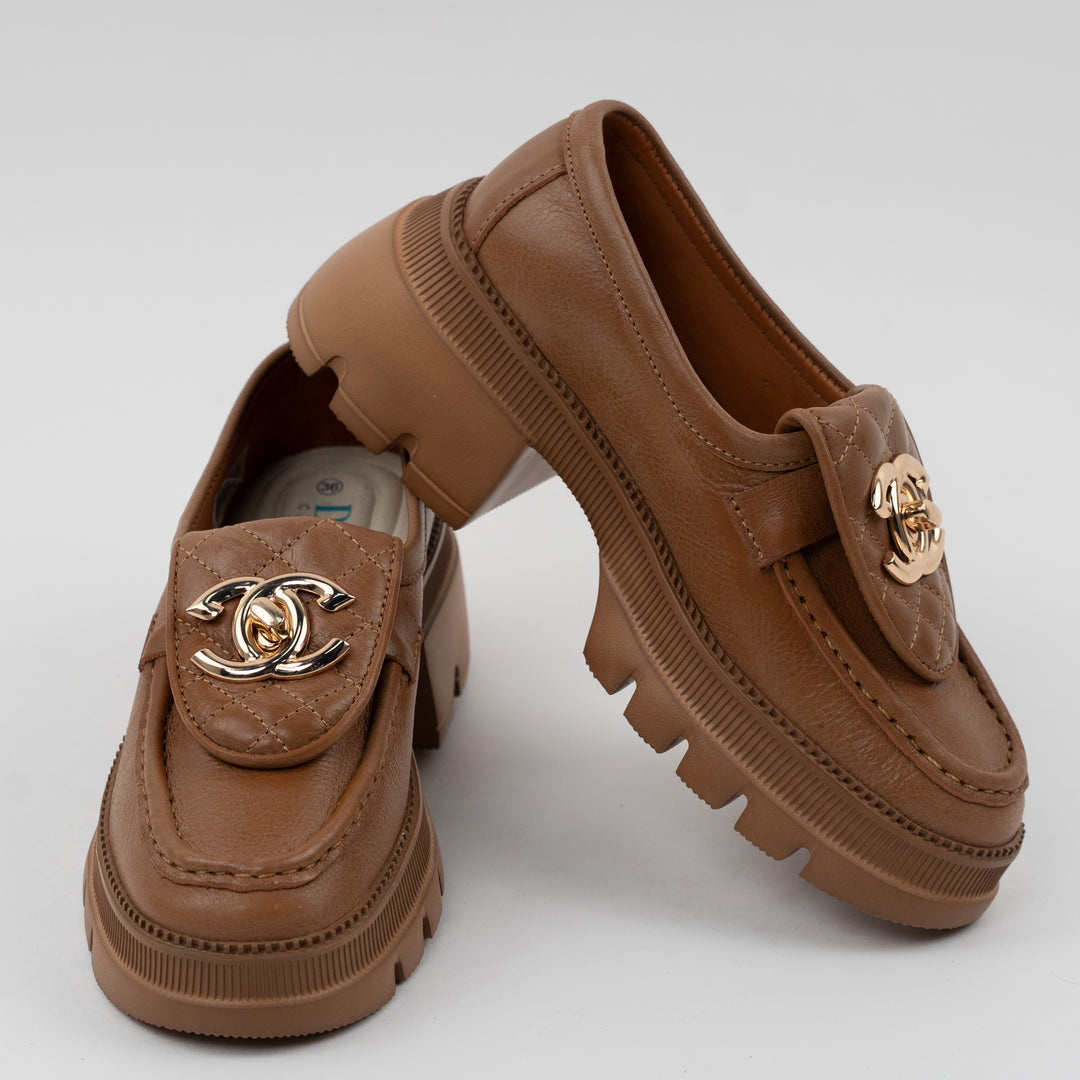 MOCASÍN EN CUERO COLOR MIEL CLÁSICO