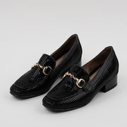 MOCASÍN EN CUERO COLOR NEGRO X FOLIA HERRAJE DORADO