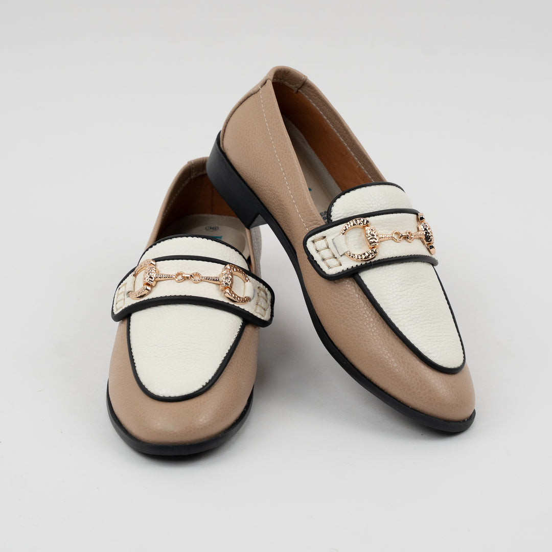 BALETA EN CUERO COLOR BEIGE X BLANCO