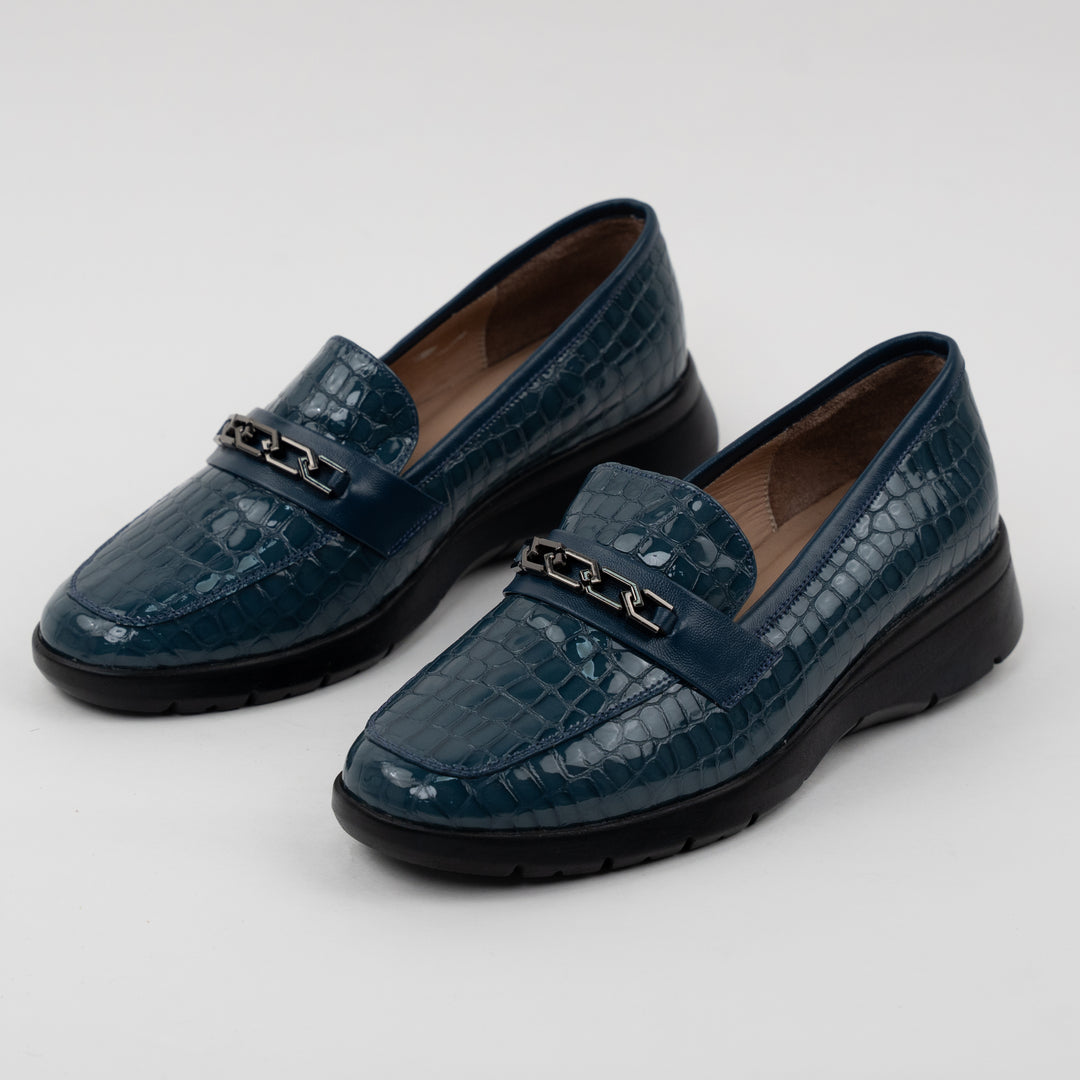 MOCASÍN EN CUERO COLOR AZUL VERSÁTIL