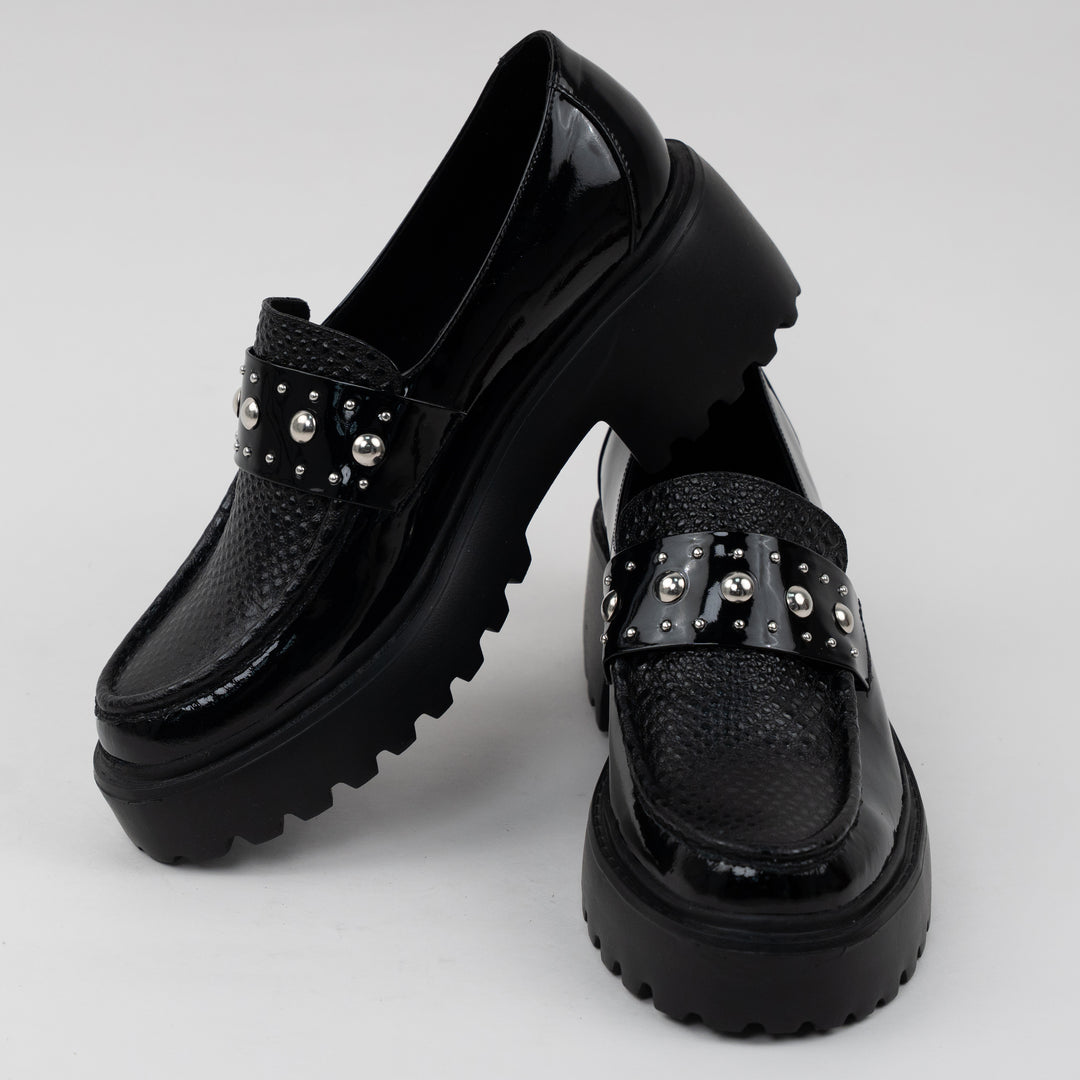 MOCASÍN EN CUERO COLOR NEGRO GRABADO