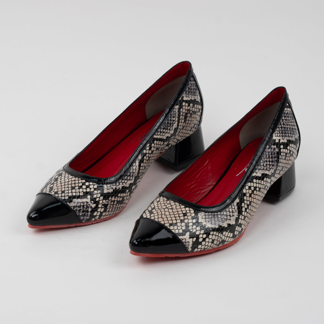 TACON EN CUERO COLOR NEGRO X PITON