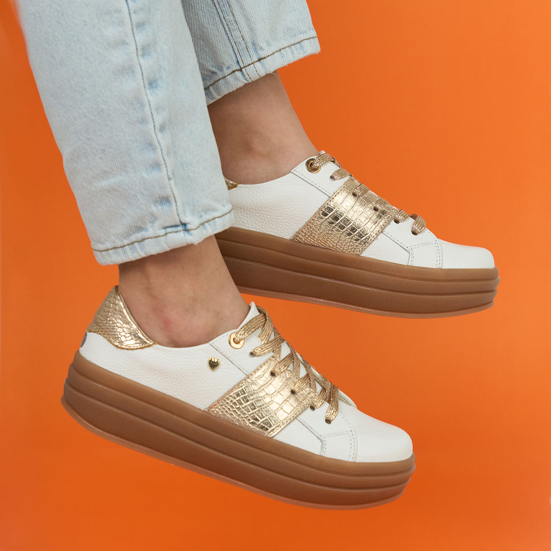 TENIS EN CUERO COLOR TALCO X ORO