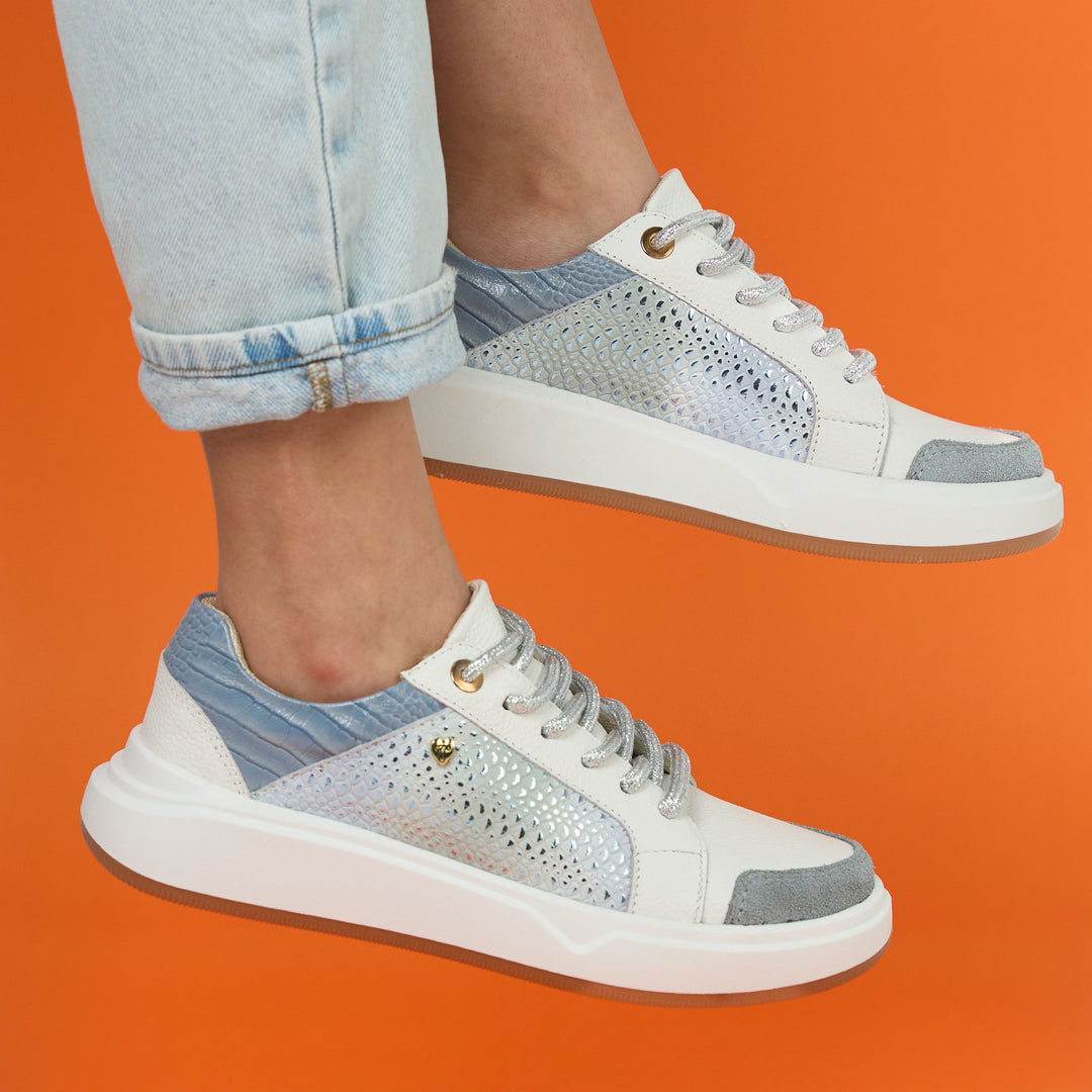 TENIS EN CUERO COLOR BLANCO X AZUL ELEGANTE