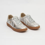 TENIS EN CUERO COLOR PLATA ÚNICO