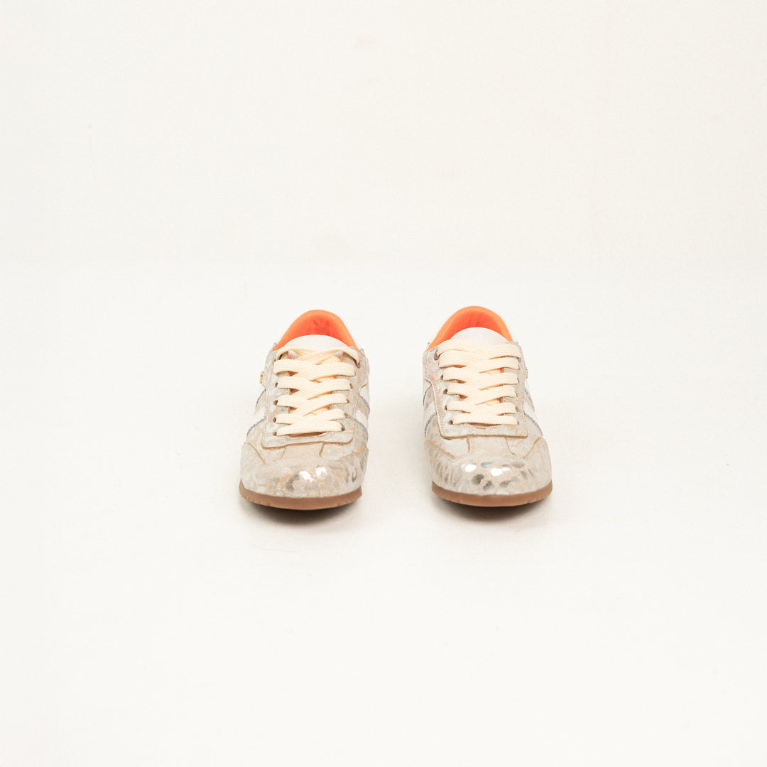 TENIS EN CUERO COLOR PLATEADO