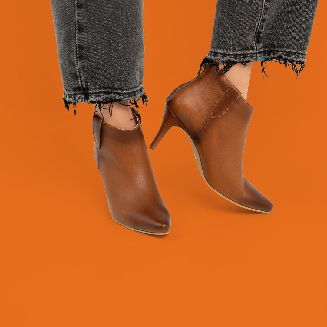 BOTA EN CUERO COLOR CAFE CLÁSICO – Dami Calzado
