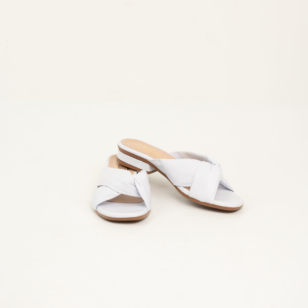 SANDALIA CUERO BLANCA CRUZADA