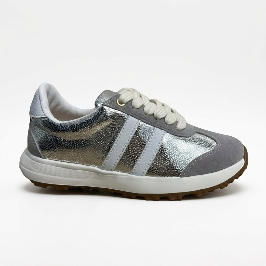 TENIS EN CUERO COLOR PLATEADO ELEGANTE