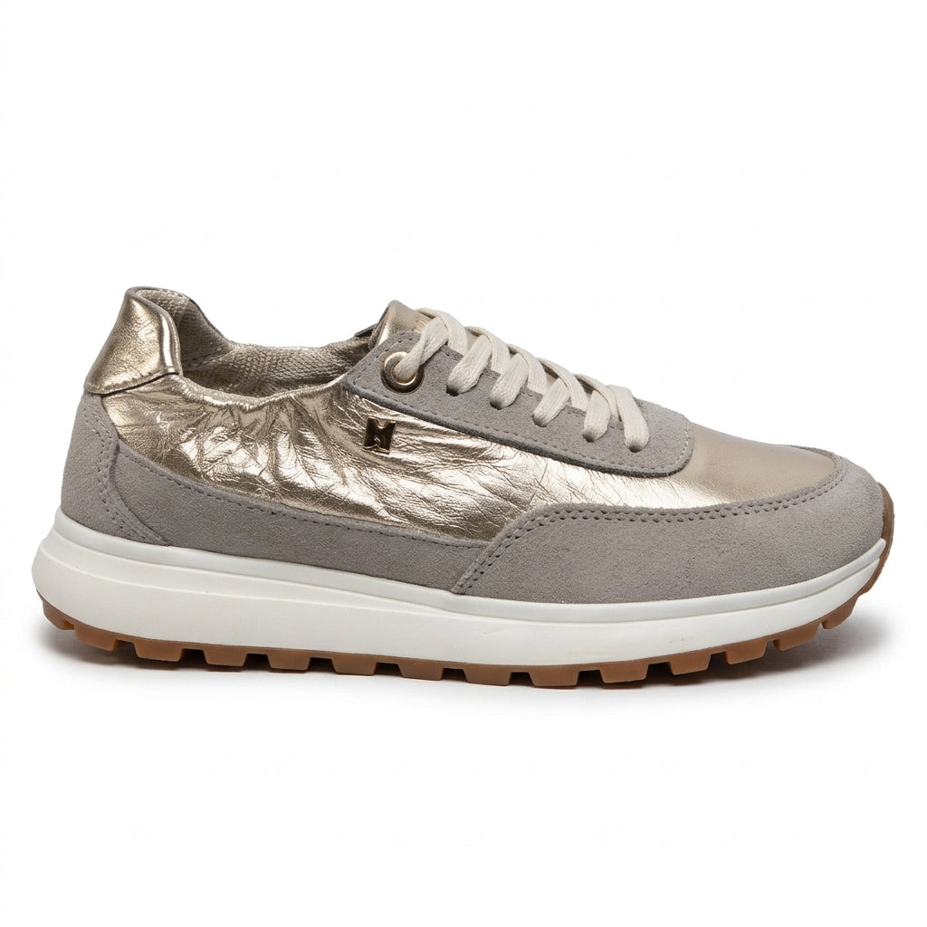 TENIS EN CUERO COLOR ORO X CARNAZA BEIGE