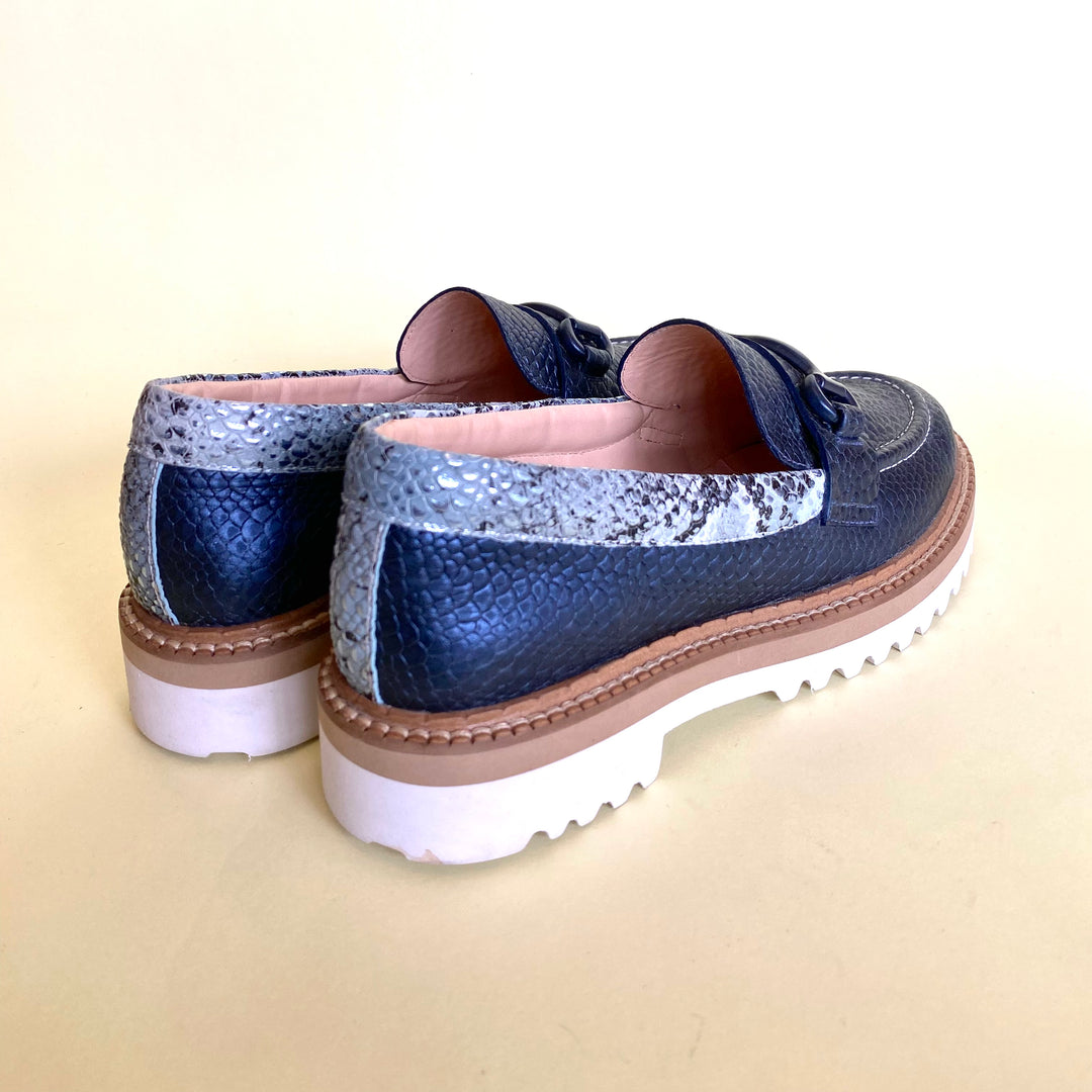 MOCASÍN EN CUERO COLOR AZUL