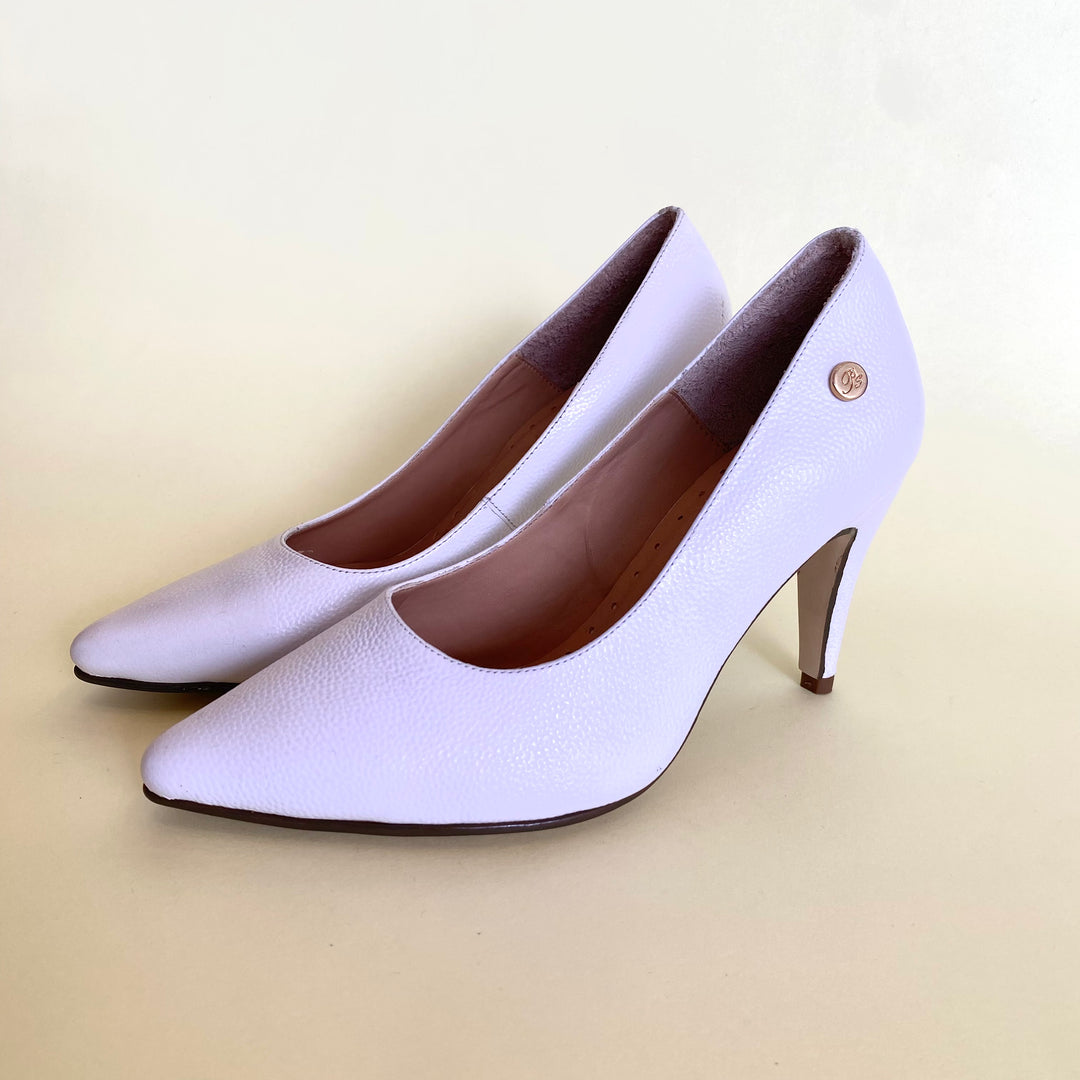 TACÓN EN CUERO COLOR BLANCO ELEGANTE