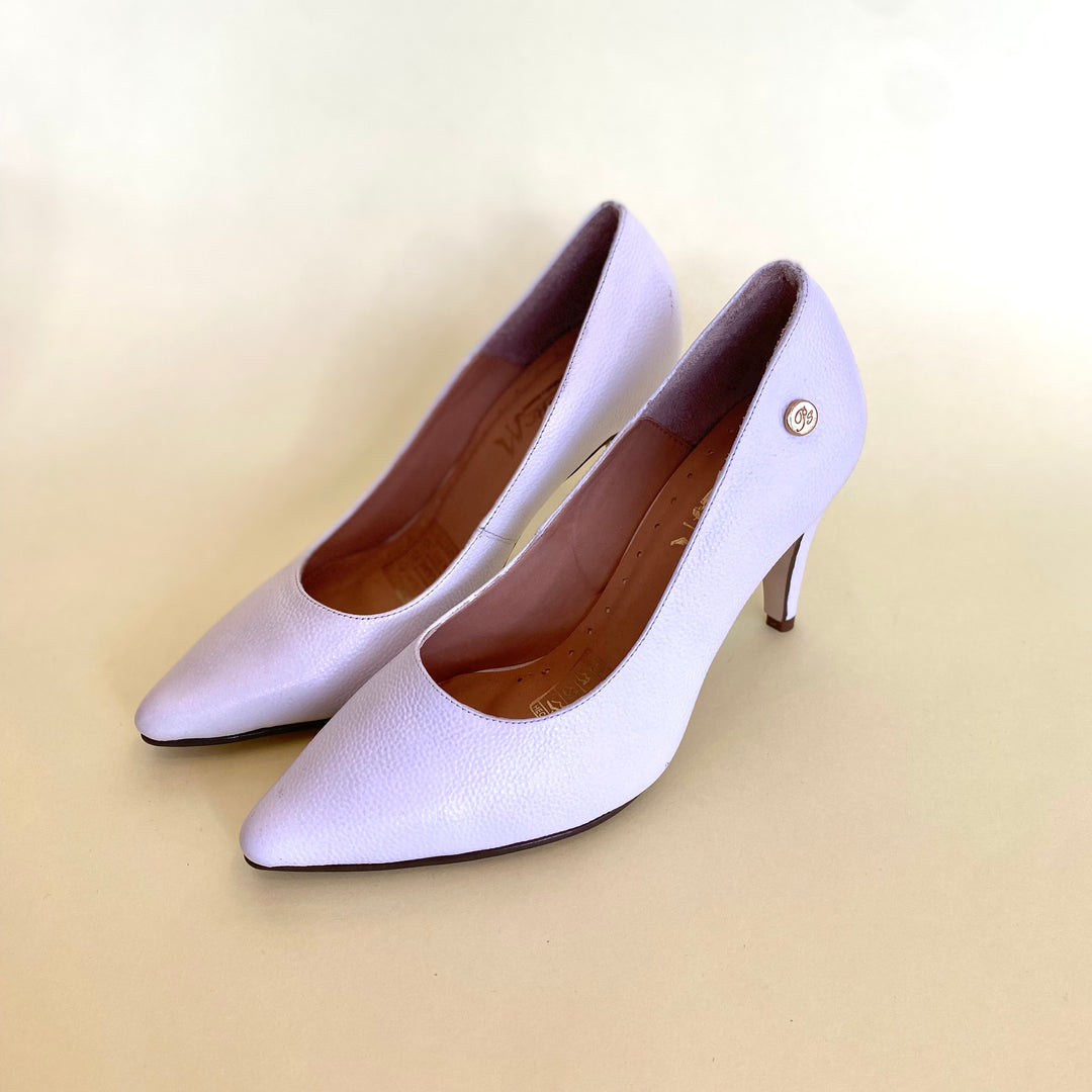 TACÓN EN CUERO COLOR BLANCO ELEGANTE