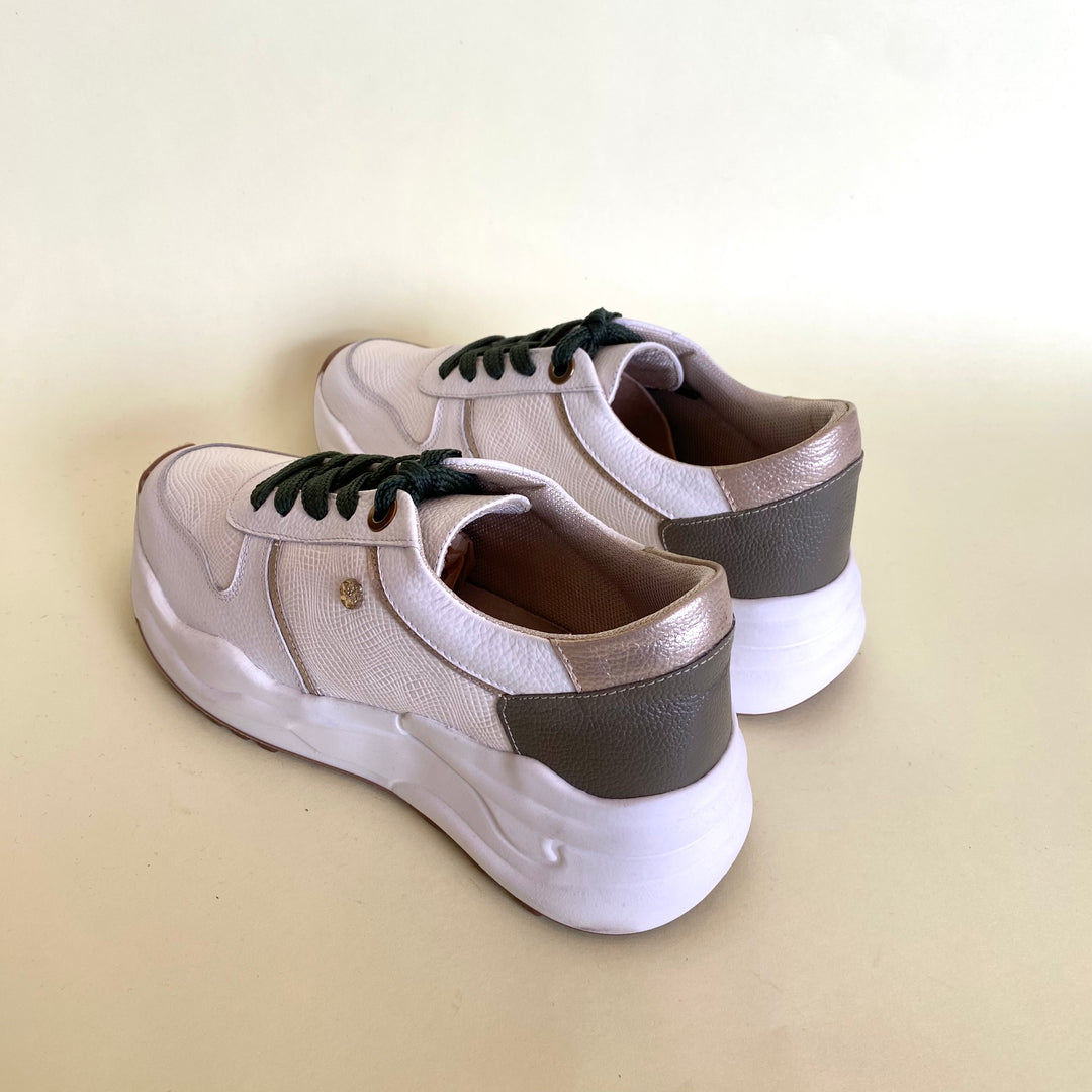 TENIS EN CUERO BLANCO X VERDE
