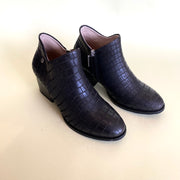 BOTA EN CUERO COLOR NEGRO ÚNICO