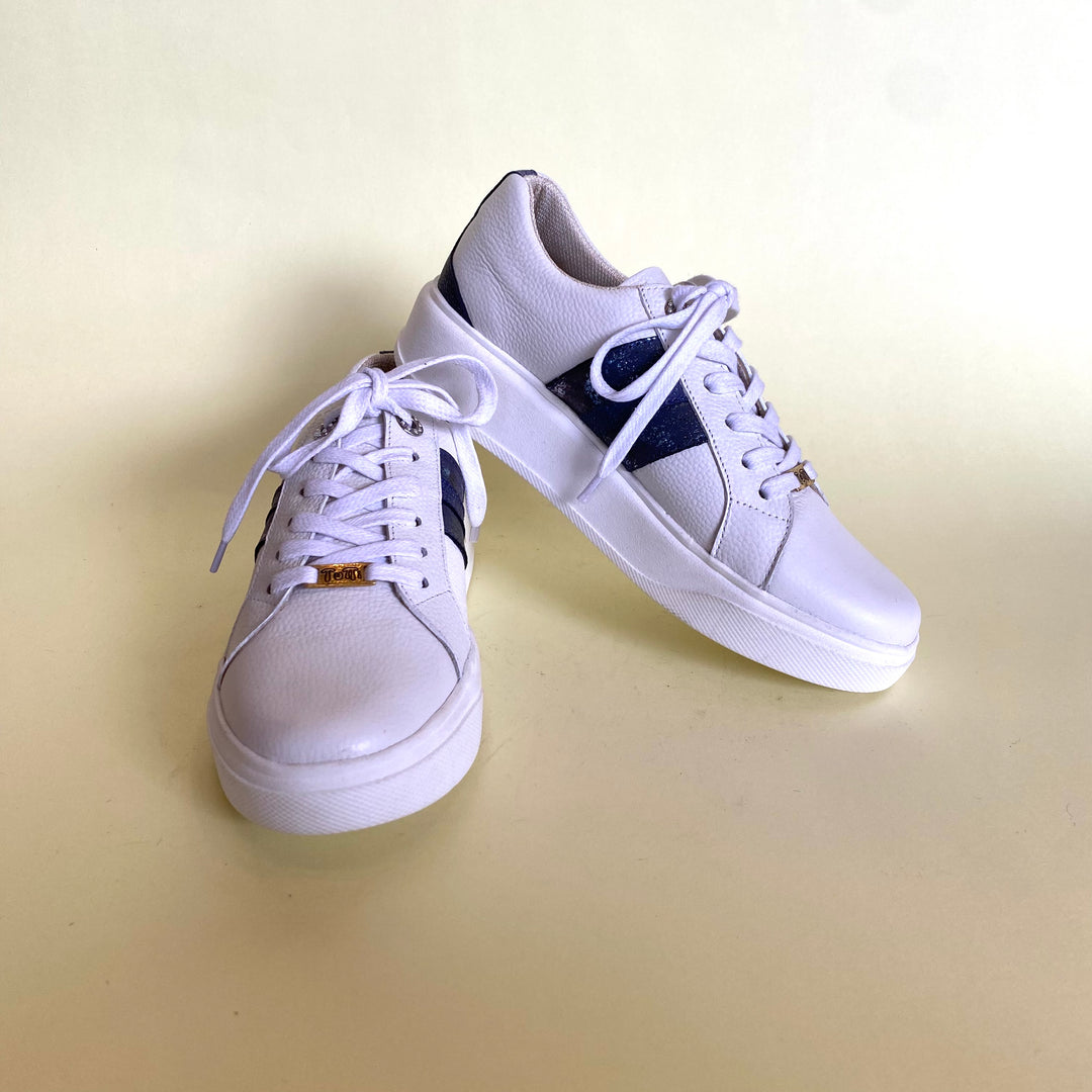 TENIS EN CUERO COLOR BLANCO X AZUL