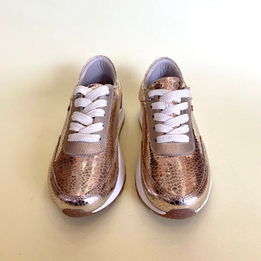 TENIS EN CUERO COLOR ORO FOLIA