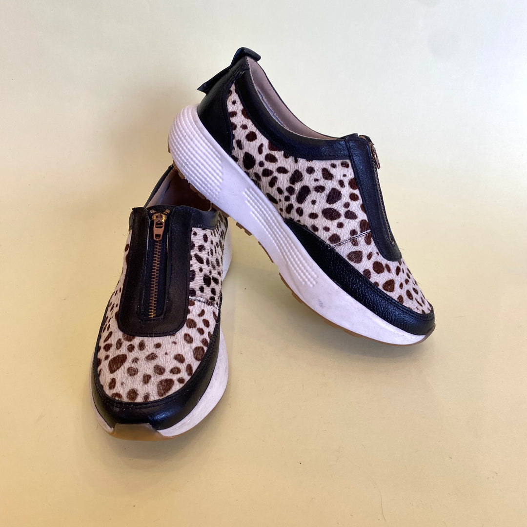 TENIS EN CUERO COLOR NEGRO X DALMATA