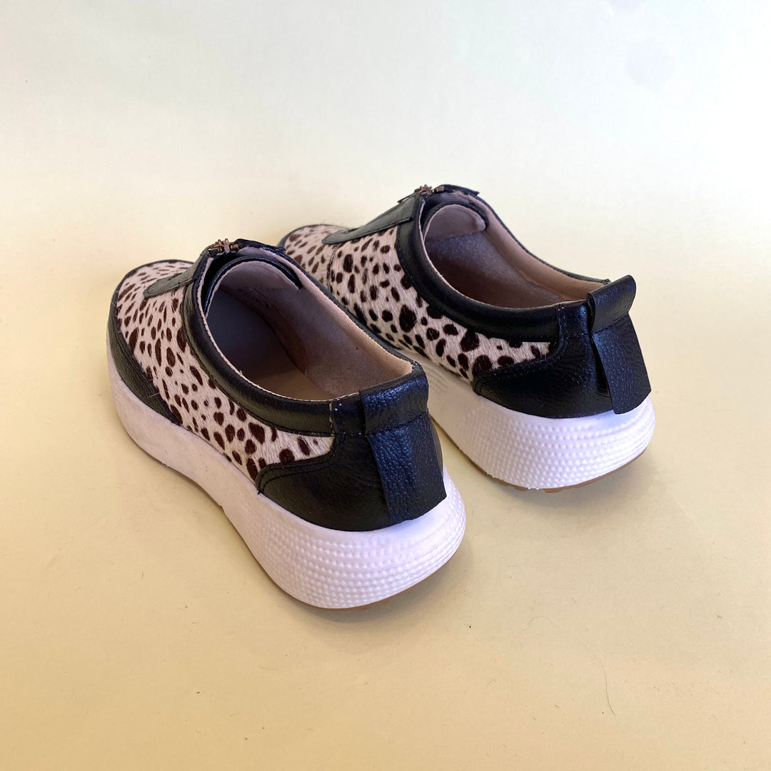 TENIS EN CUERO COLOR NEGRO X DALMATA