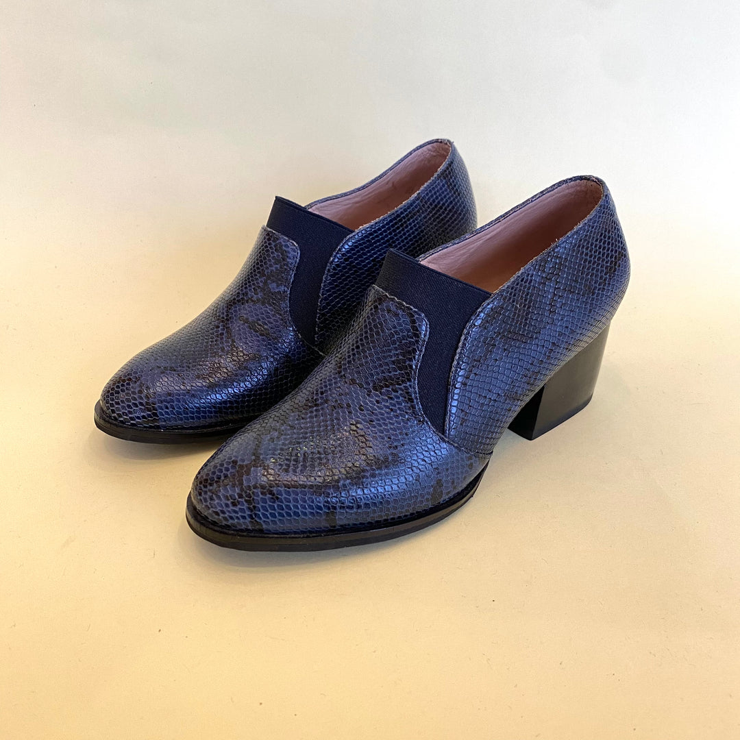 BOTA EN CUERO COLOR AZUL ELEGANTE – Dami Calzado