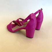 SANDALIA TIPO CUERO COLOR FUCSIA