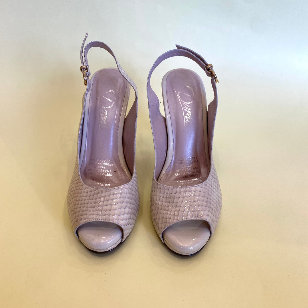 SANDALIA EN CUERO COLOR BEIGE