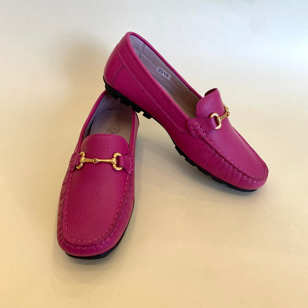 MOCASÍN EN CUERO COLOR FUCSIA