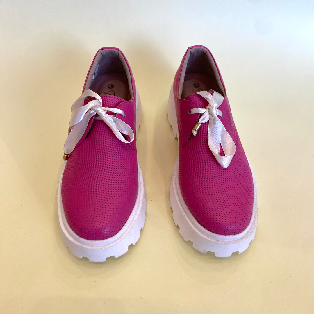 TENIS EN CUERO COLOR FUCSIA
